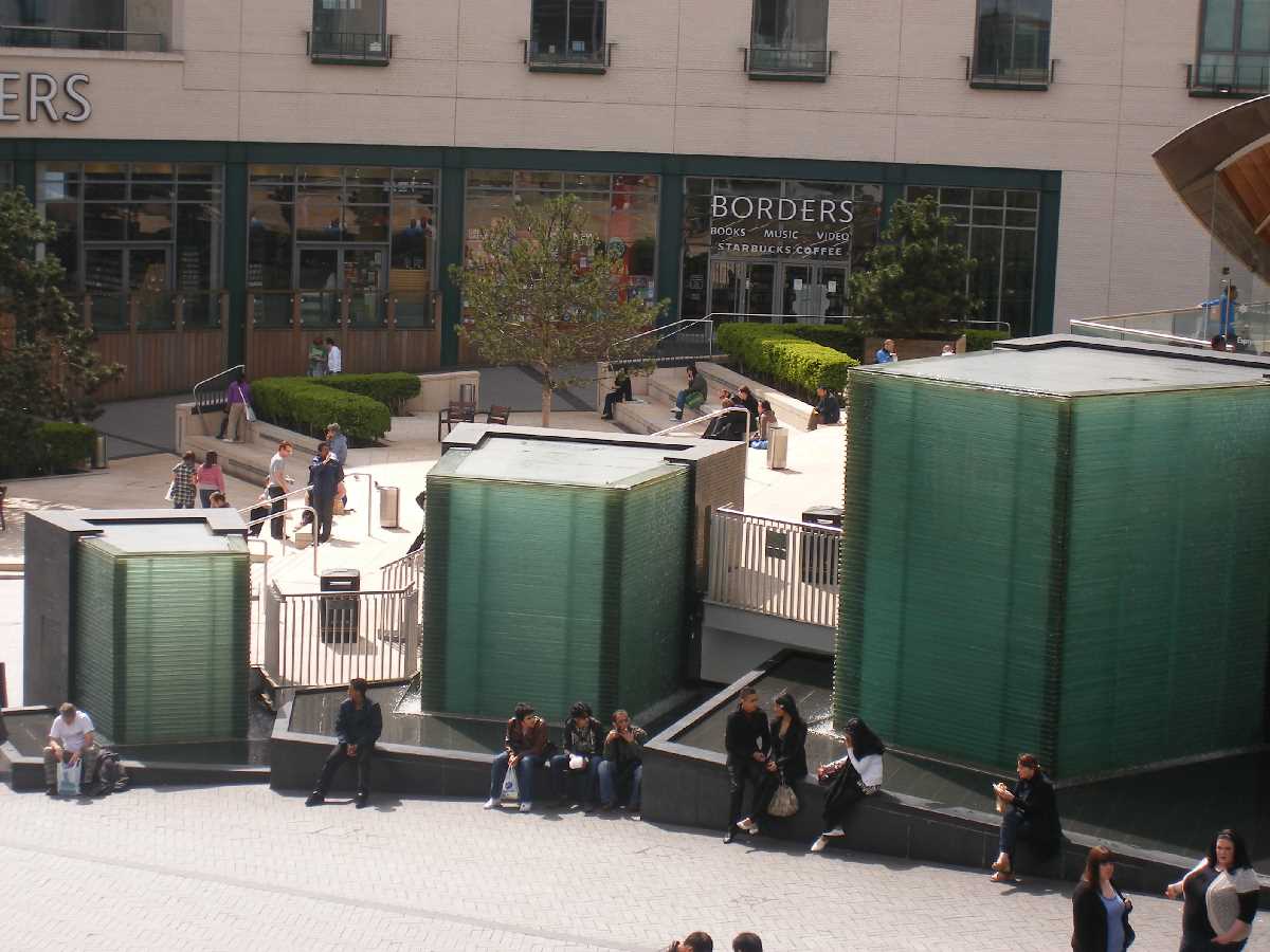 Three Cubes St Martin's Square